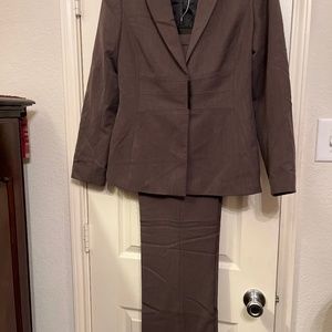 Ladies Pant Suit